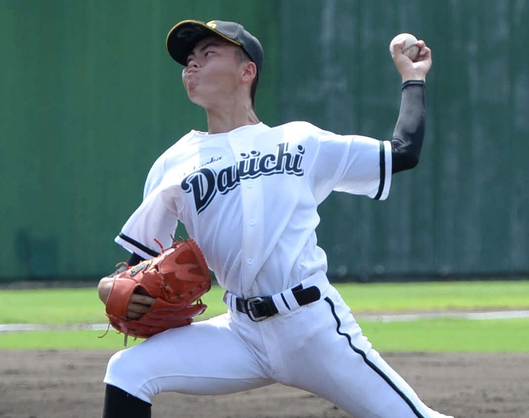 祐誠戦に先発する福岡第一・久保（撮影・只松憲）