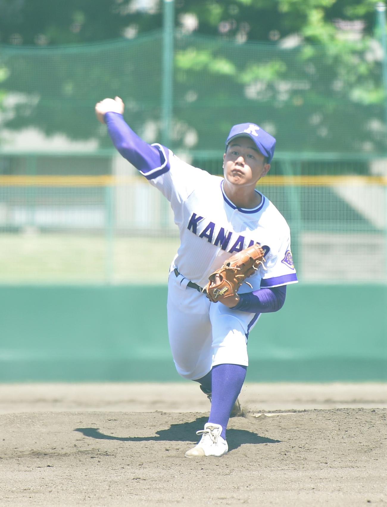 先発し7回を4安打無失点と好投した金足農・半田（撮影・佐藤究）