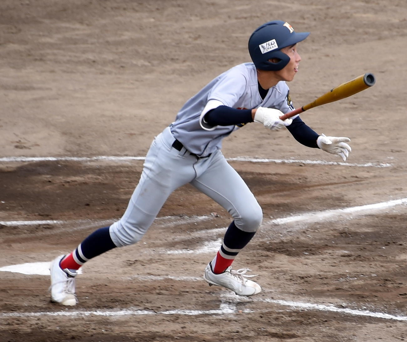6回、中犠飛を放つ花巻農・牛崎佑