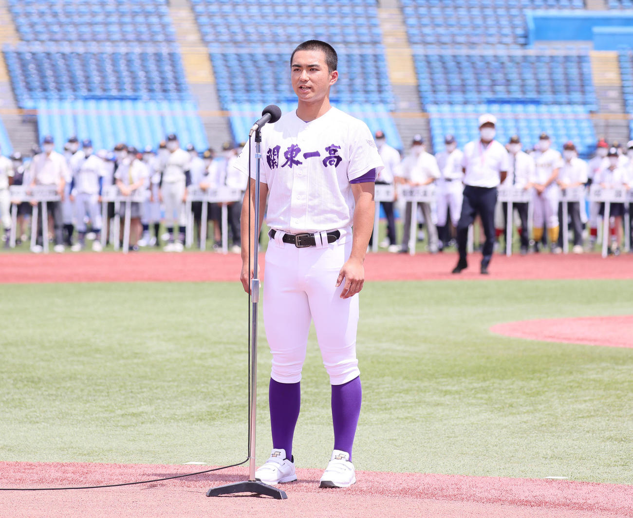選手宣誓を行った関東第一の秋葉主将（撮影・足立雅史）