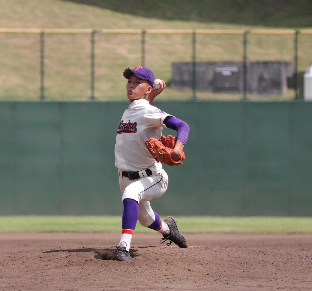2番手で登場したふじみ野・小島（撮影・星夏穂）