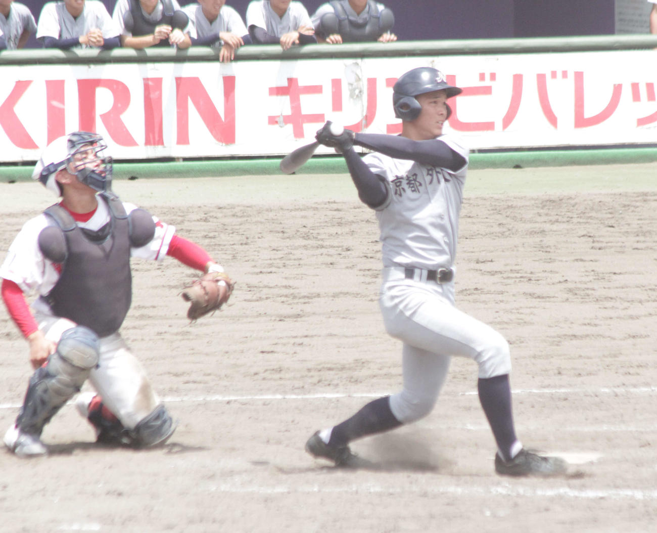 プロ注目の京都外大西・西村瑠伊斗外野手が4回、右翼にソロ本塁打を放った