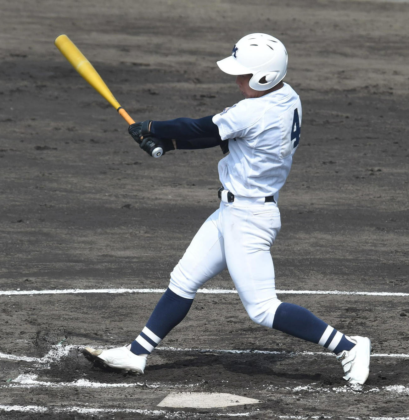 0－0の1回1死二塁から先制＆決勝の右前適時打を放つ大分舞鶴・都甲陽希内野手