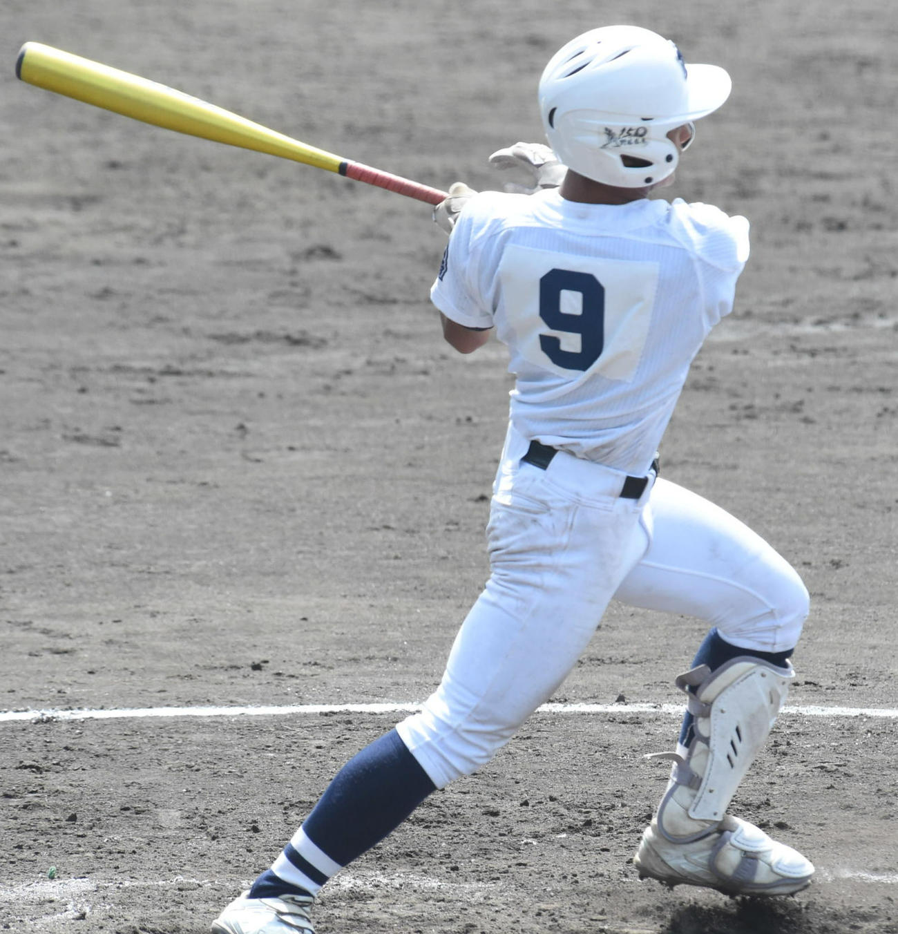 4回無死から左前打を放つ大分舞鶴・阿部泰己外野手