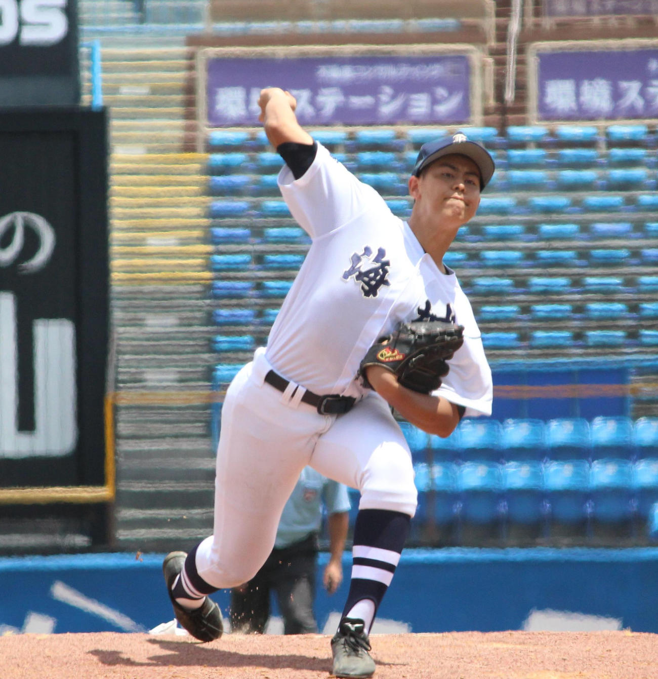 先発し力投する海城・江口直希（撮影・保坂恭子）