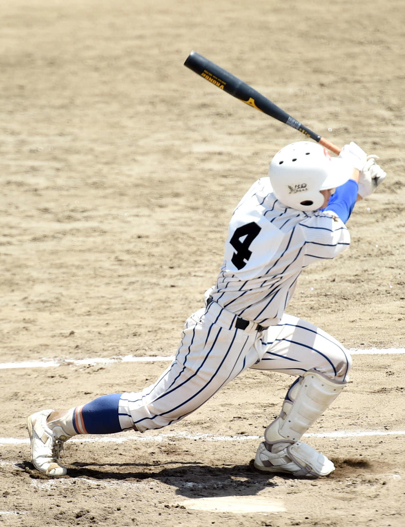 古川黎明対東北学院榴ケ岡　1回裏、先制の左前適時打を放つ難波（撮影・相沢孔志）