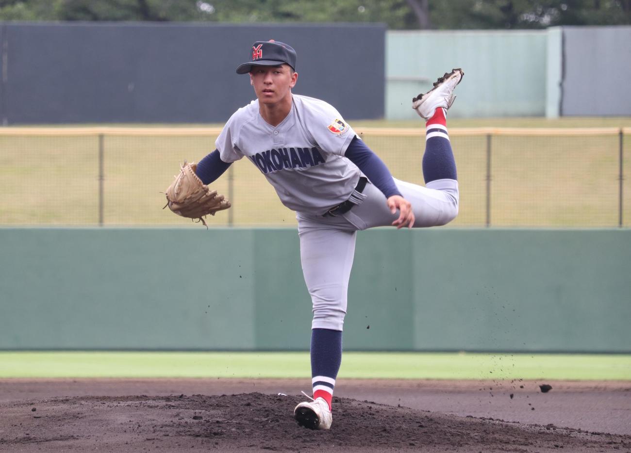 生田東対横浜　力投する横浜先発・杉山（撮影・阿部泰斉）