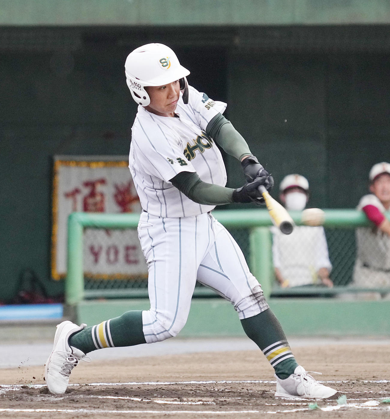 昌平対春日部共栄　6回表昌平1死二塁、左適時打を放つ佐藤（撮影・菅敏）