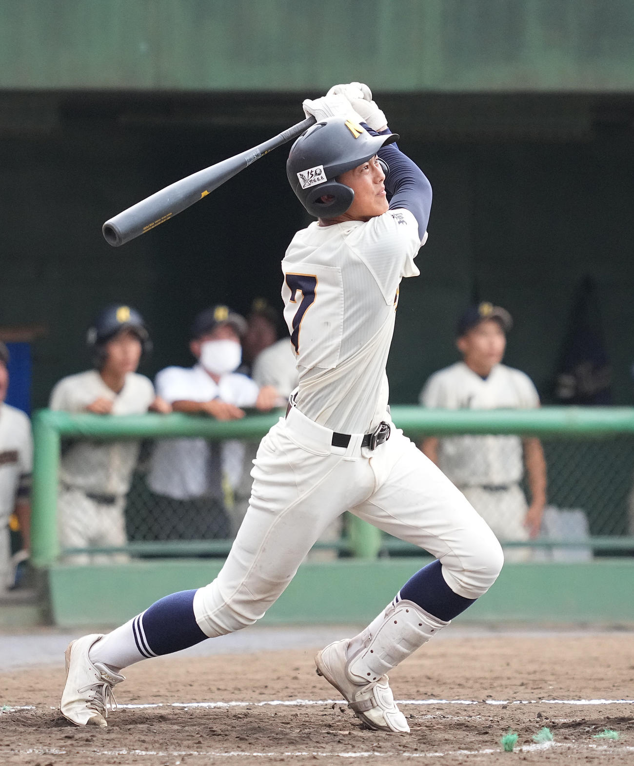 滑川総合対開智未来　5回表滑川総合2死一、三塁、右2点適時二塁打を放つ服部（撮影・菅敏）
