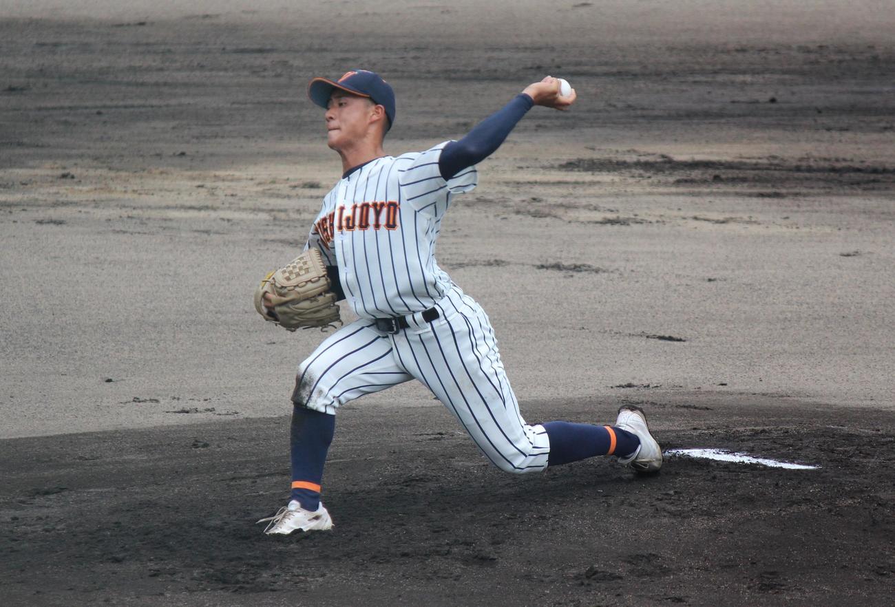 力投する西城陽のエース藤川（撮影・柏原誠）