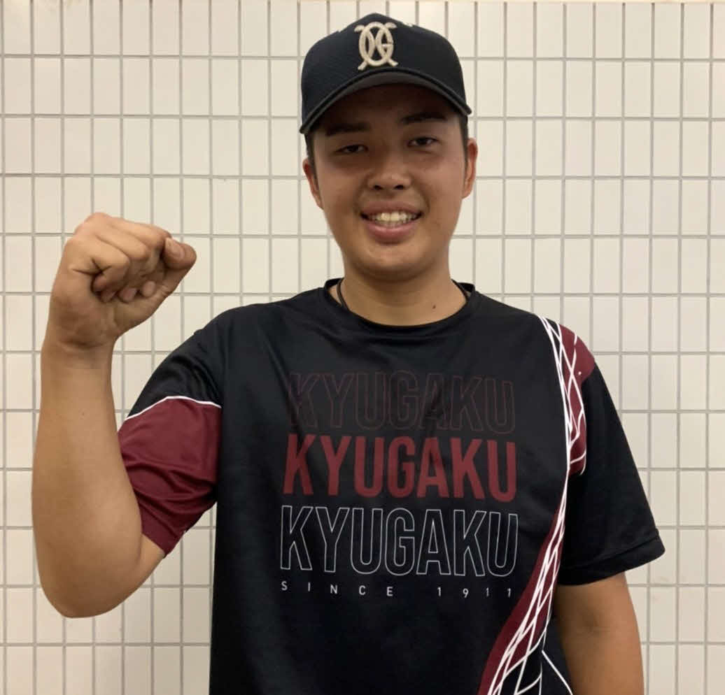 東稜戦に勝利し、ガッツポーズする九州学院・村上慶太（撮影・只松憲）