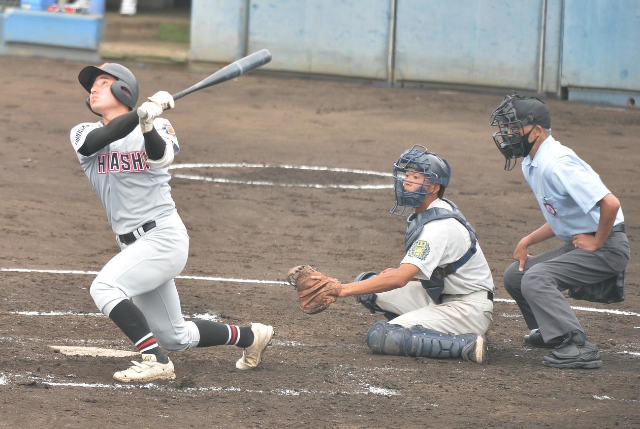3安打4打点の大活躍を見せた弘前東・成田吏（撮影・佐藤究）