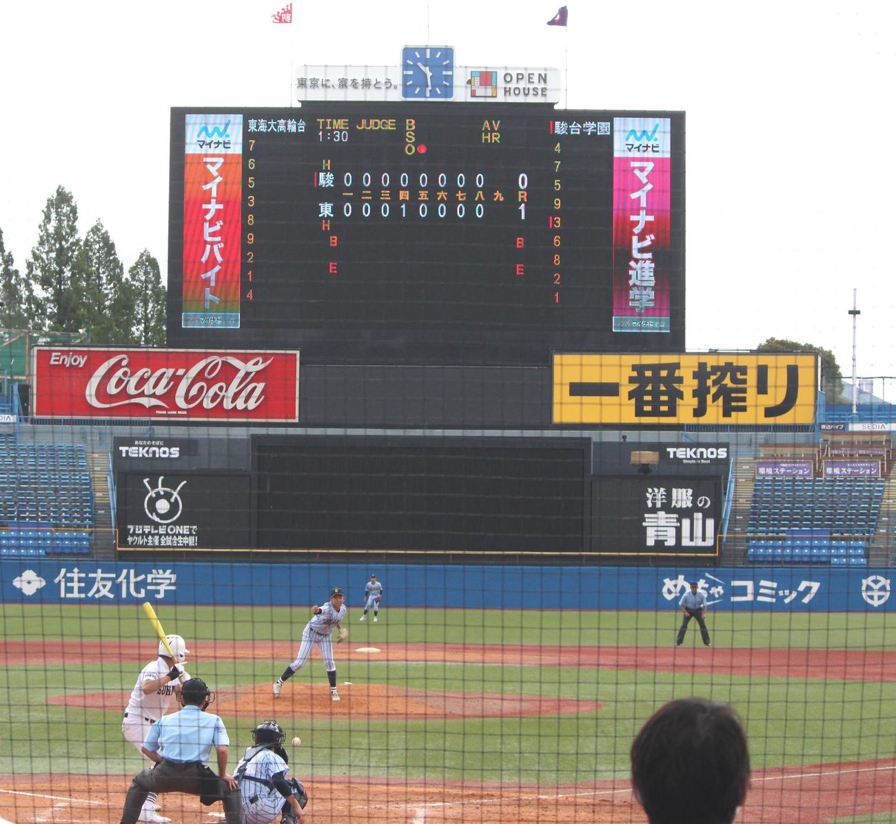 駿台学園対東海大高輪台　神宮で力投する東海大高輪台・石川（撮影・保坂恭子）