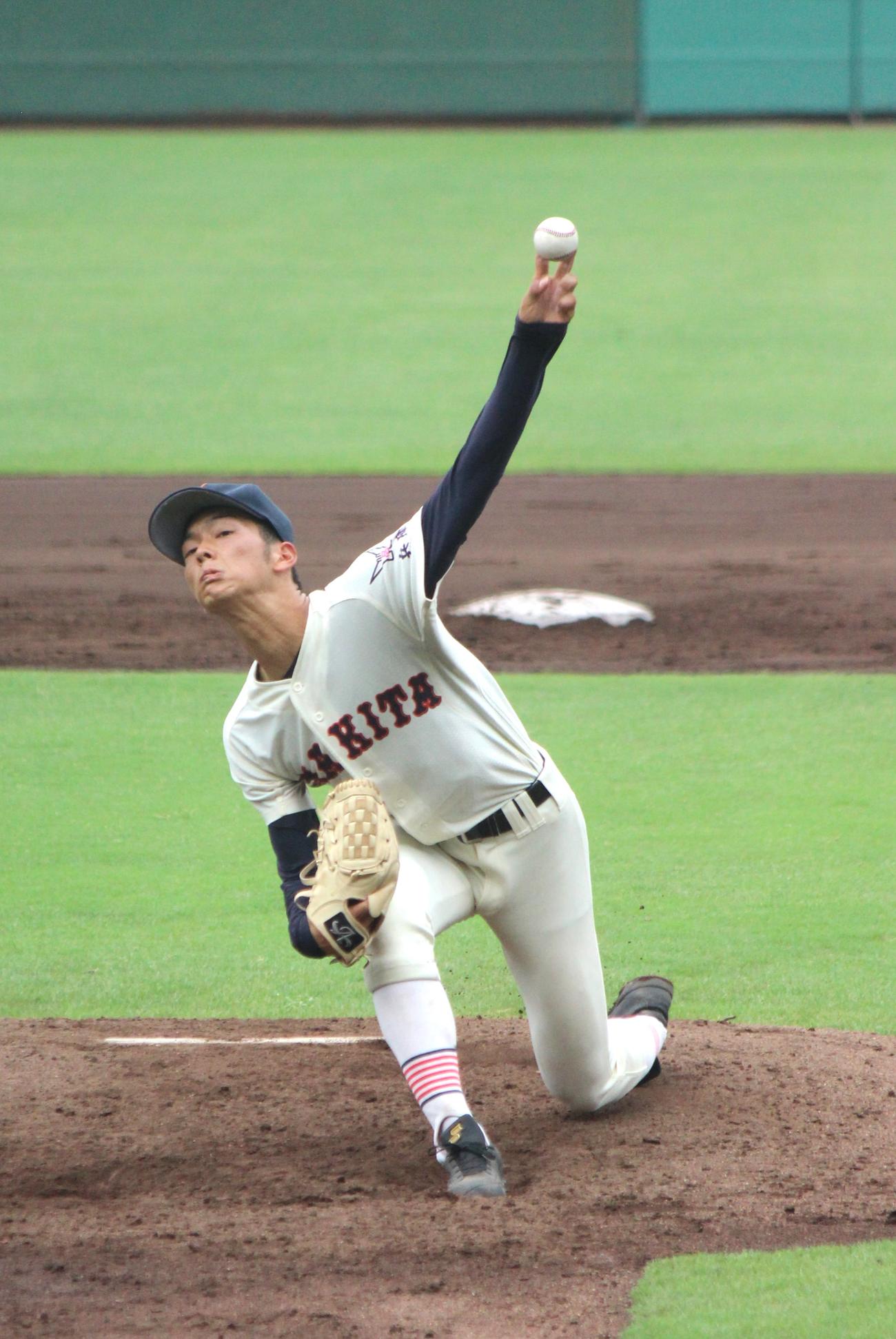 尼崎北対尼崎工　12三振を奪うも3失点完投負けした尼崎北・藤本（撮影・柏原誠）