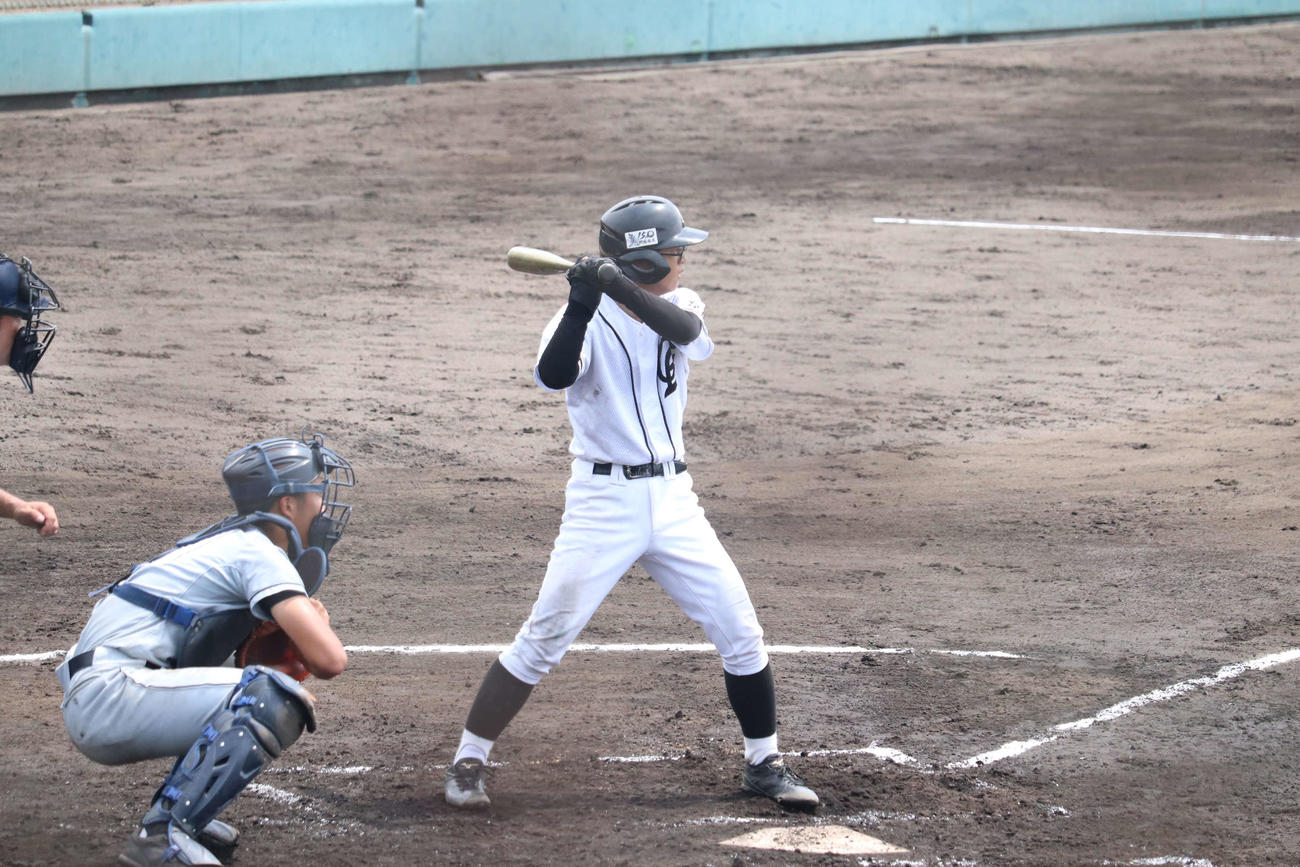 2回戦・桂戦で2回に適時打を放った、大江・土永健嗣（撮影・波部俊之介）
