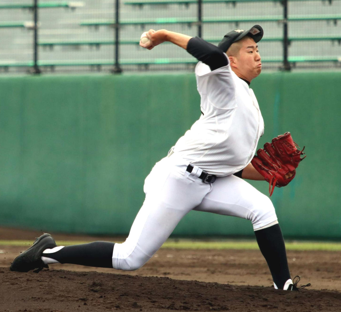 鵡川対駒大苫小牧　8回から登板し2回2安打無失点と好投した鵡川の後藤大輝（撮影・永野高輔）