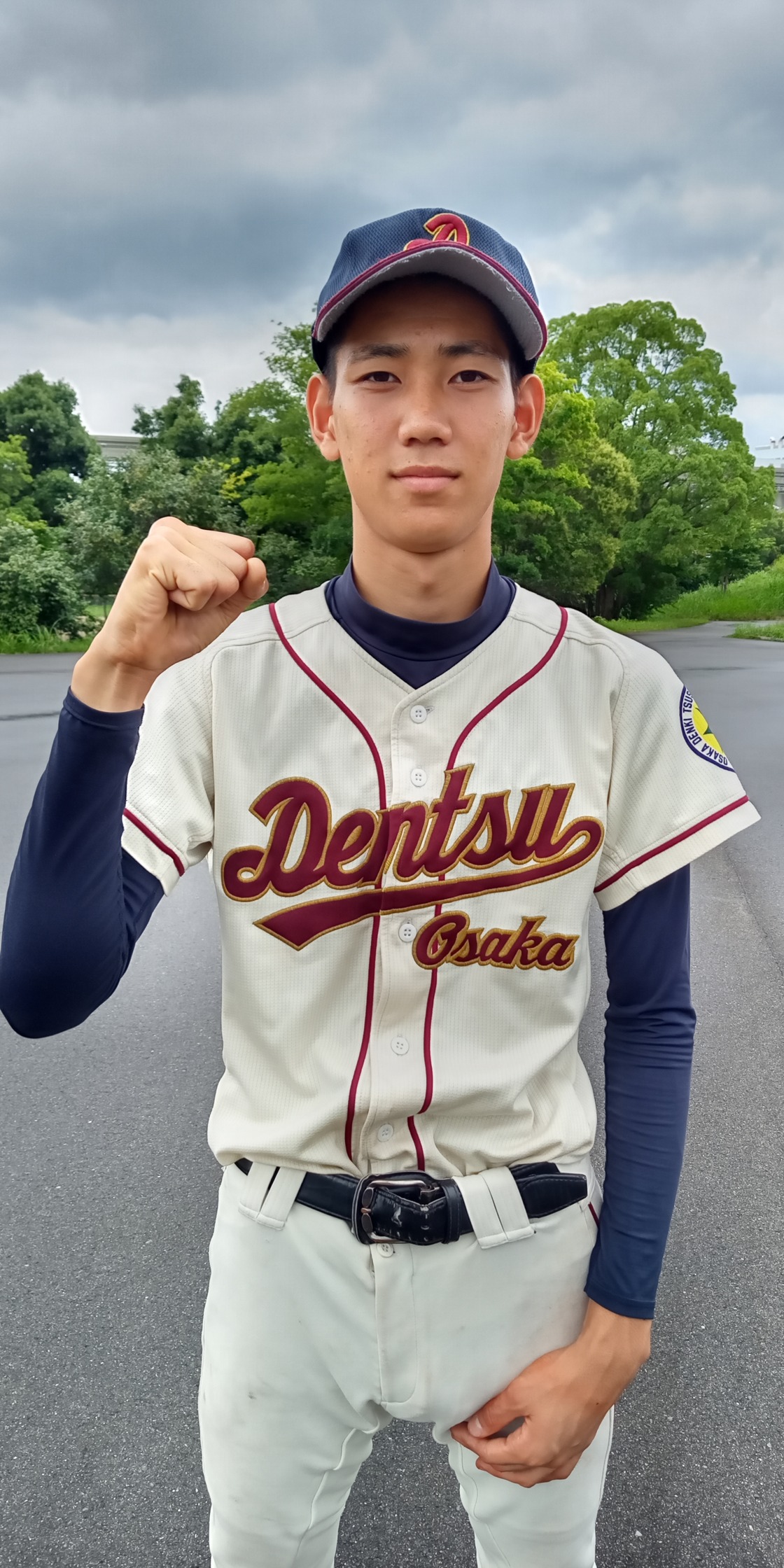 2安打5奪三振2失点で夏初戦を投げきった大阪電通大高のエース的場吏玖（撮影・加藤裕一）
