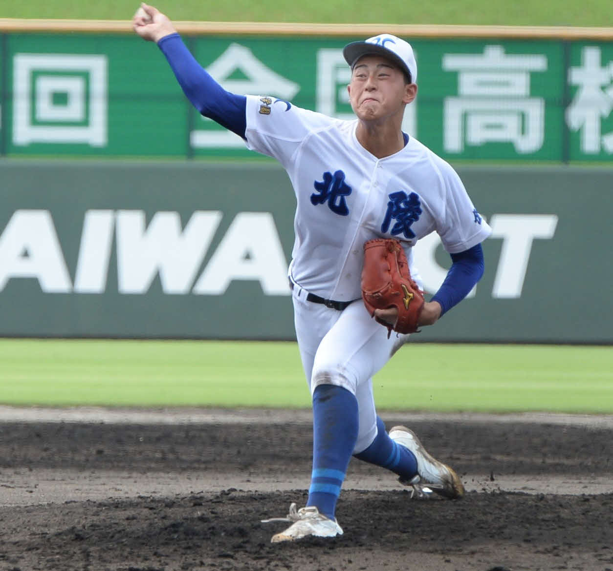 佐賀北対北陵　力投する北陵先発の真木（撮影・只松憲）