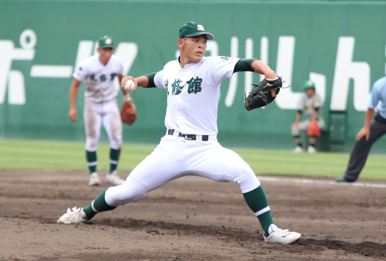 公式戦初先発した武修館・木内（撮影・山崎純一）