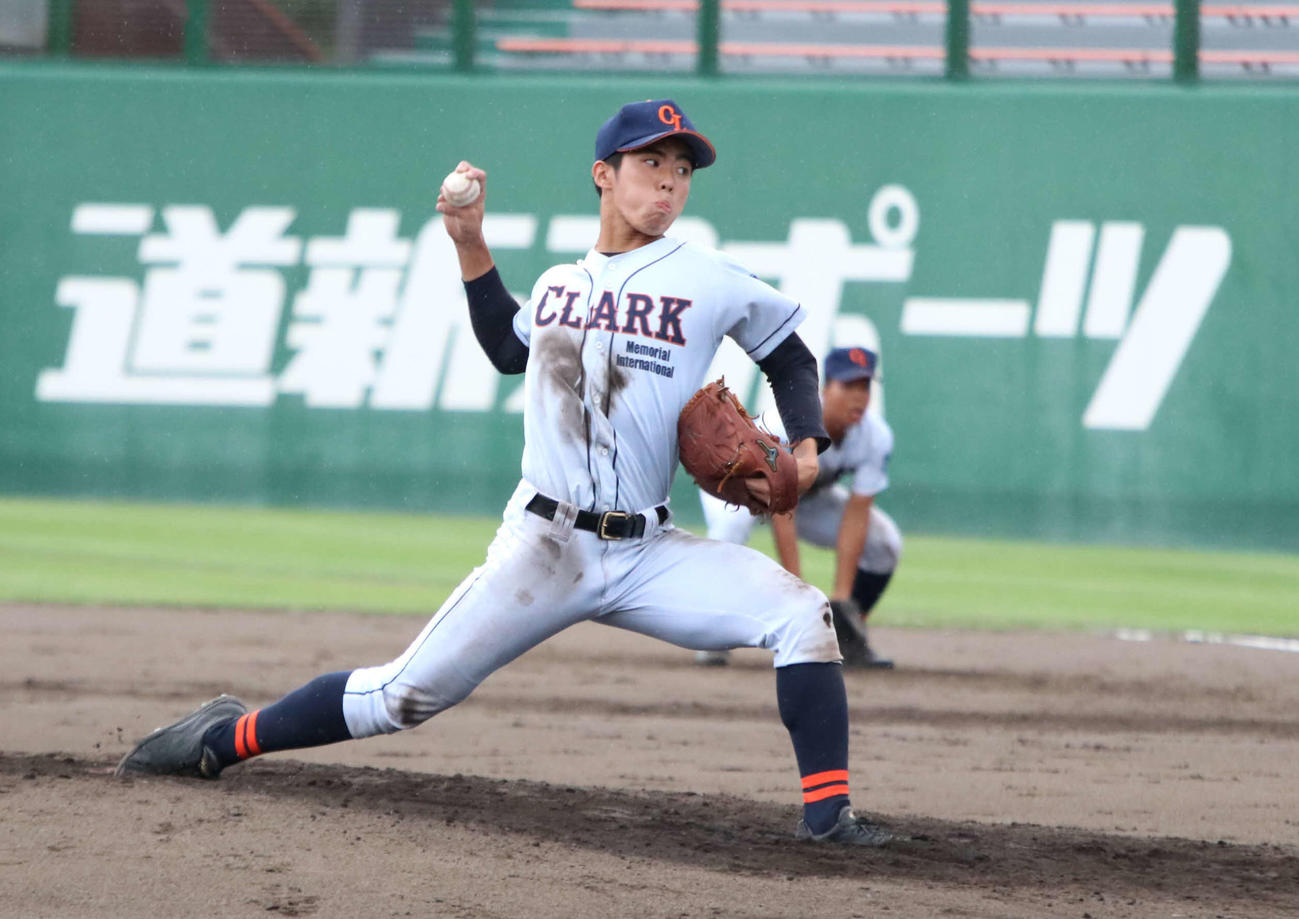 先発し6回を無失点に抑えたクラーク・辻田（撮影・山崎純一）