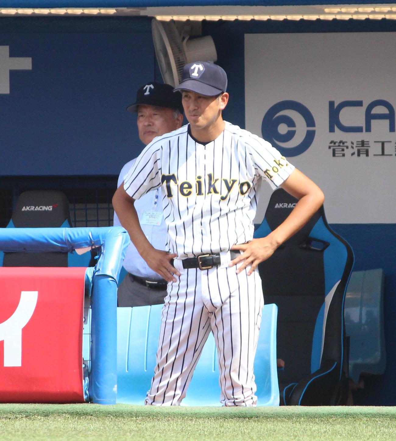 昨秋から指揮をとり、夏1勝を挙げた帝京・金田優哉監督（撮影・保坂恭子）