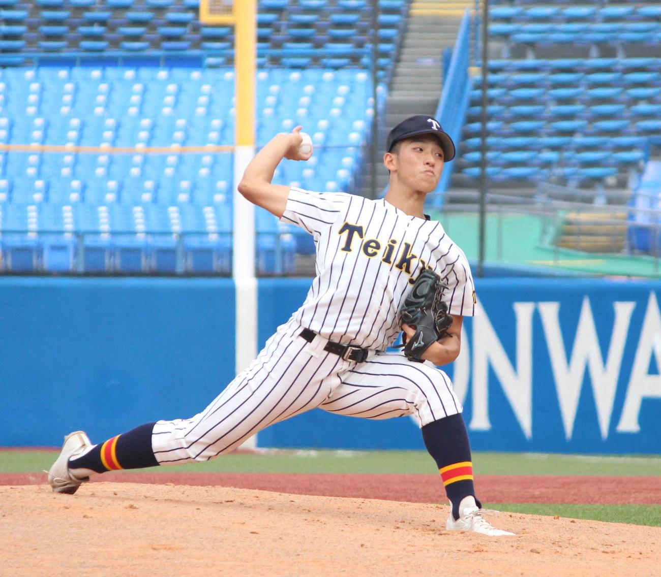先発し力投する帝京・高橋蒼人（撮影・保坂恭子）