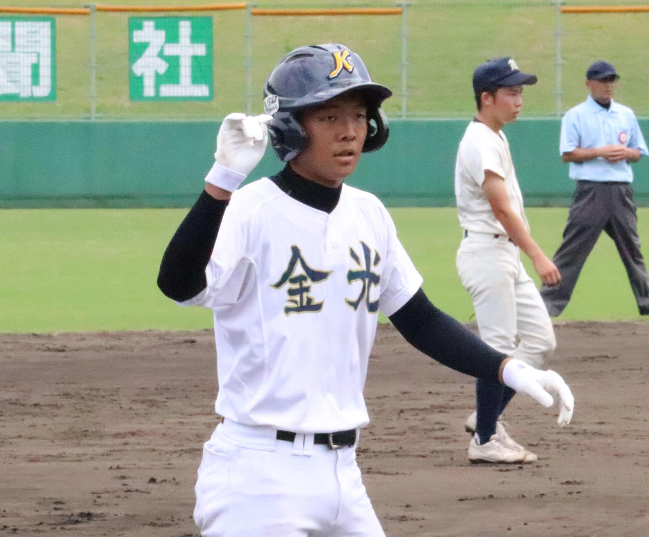 2回2死二塁で先制の右越え三塁打を放った金光大阪今北玲央内野手(2年)（撮影・三宅ひとみ）