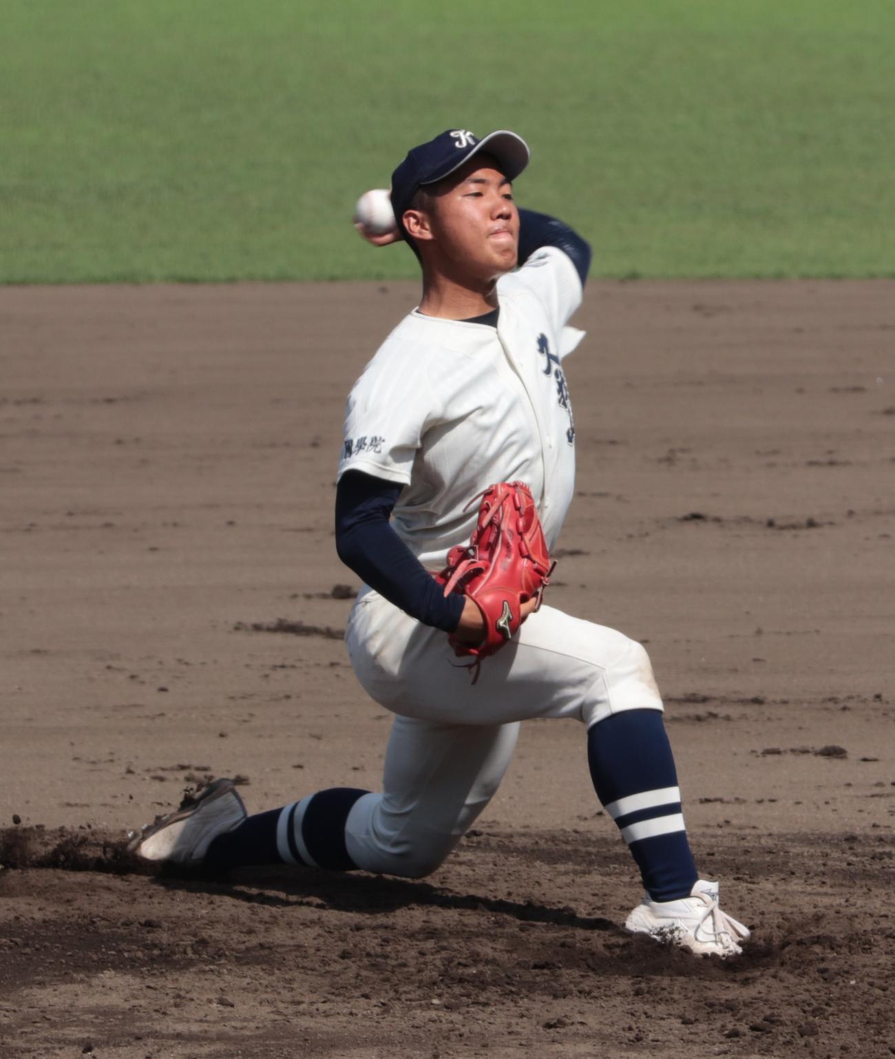 世田谷学園対国学院久我山　力投する国学院久我山先発の松本慎（撮影・藤塚大輔）