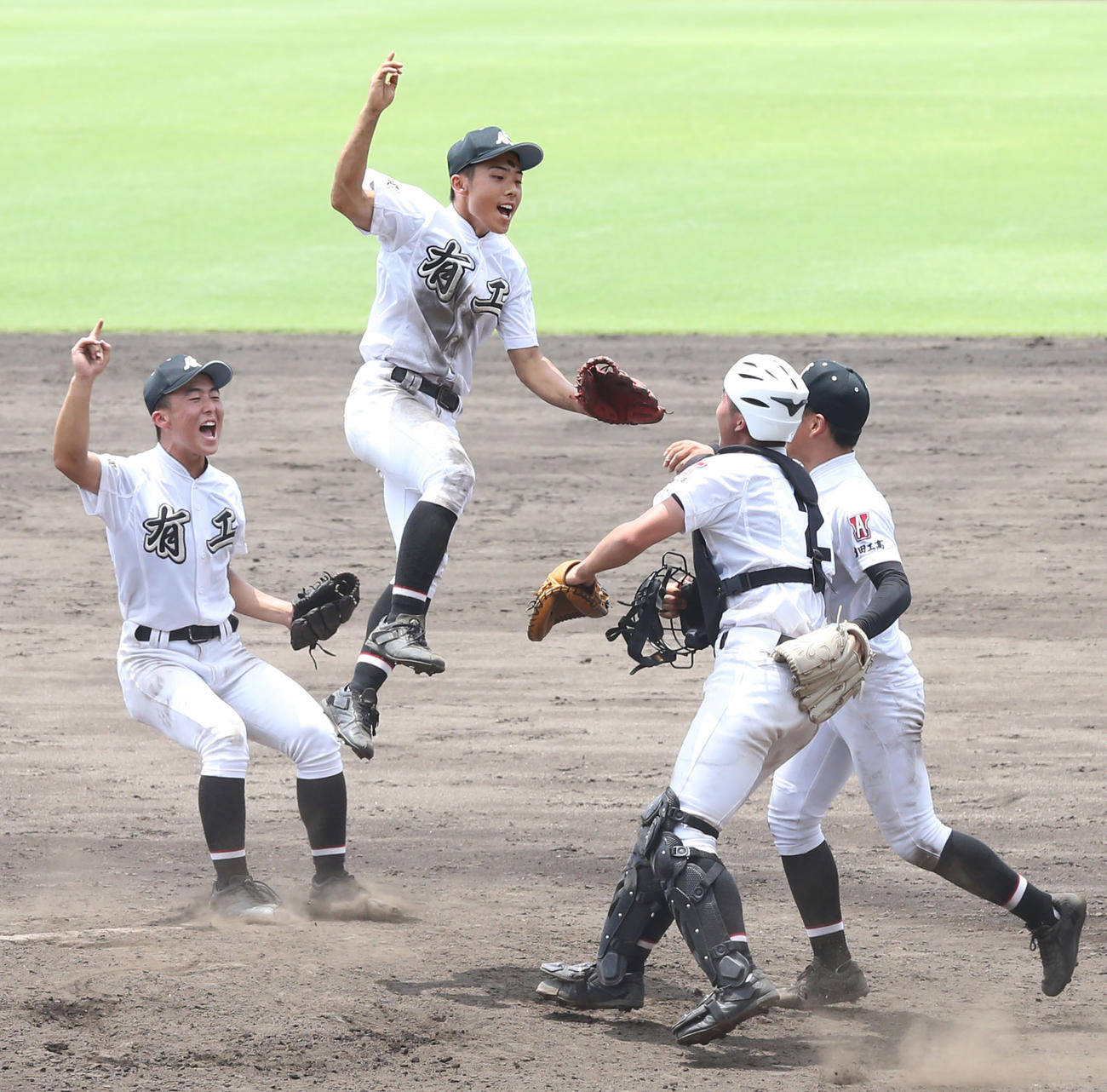 神埼清明対有田工　甲子園出場を決め、歓喜沸く有田工ナイン（撮影・屋方直哉）