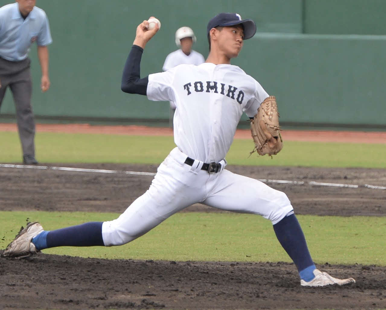 宮崎西対富島　力投する富島・日高（撮影・只松憲）
