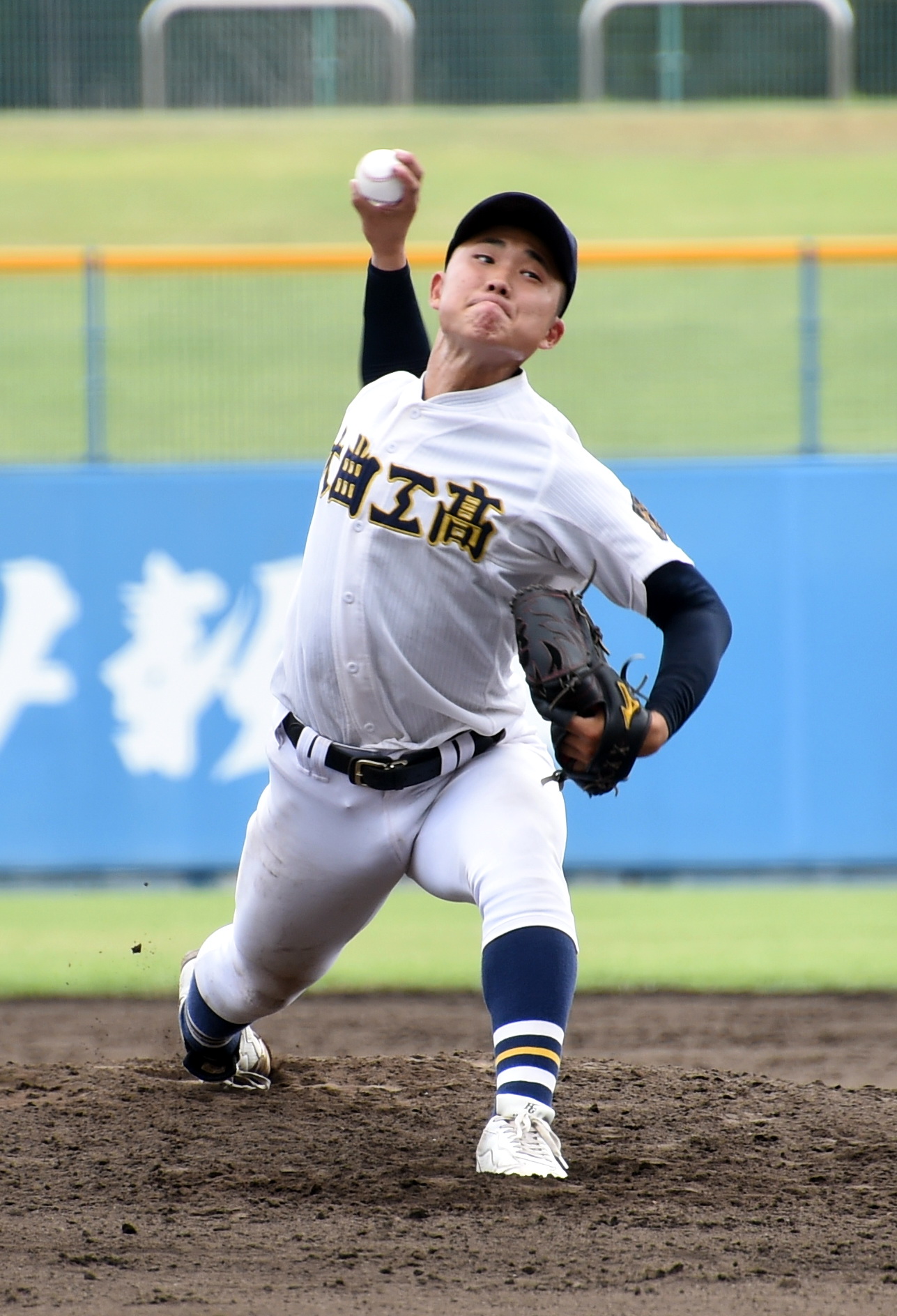 2番手で力投した大曲工・石山伶