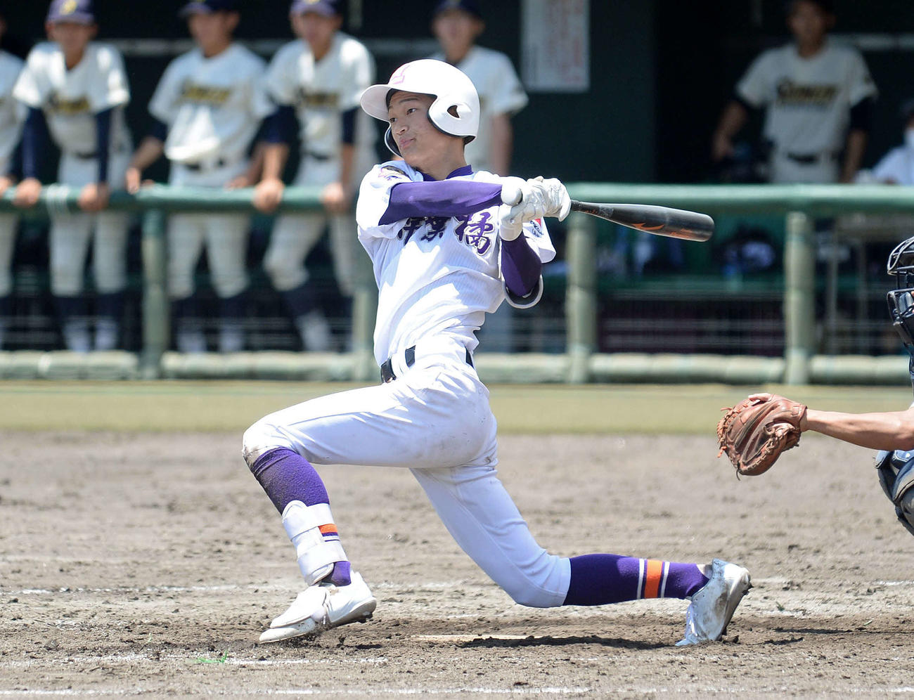 3回に2点適時打を放つ常葉大橘の赤堀外野手