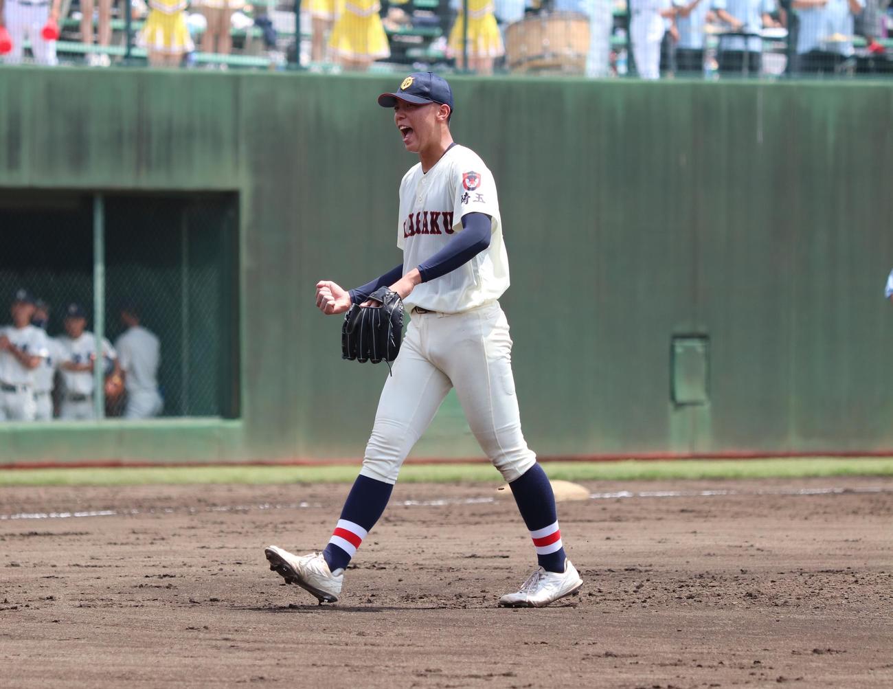 本庄東対浦和学院　6－5で勝利し、ガッツポーズをする浦和学院・金田（撮影・星夏穂）