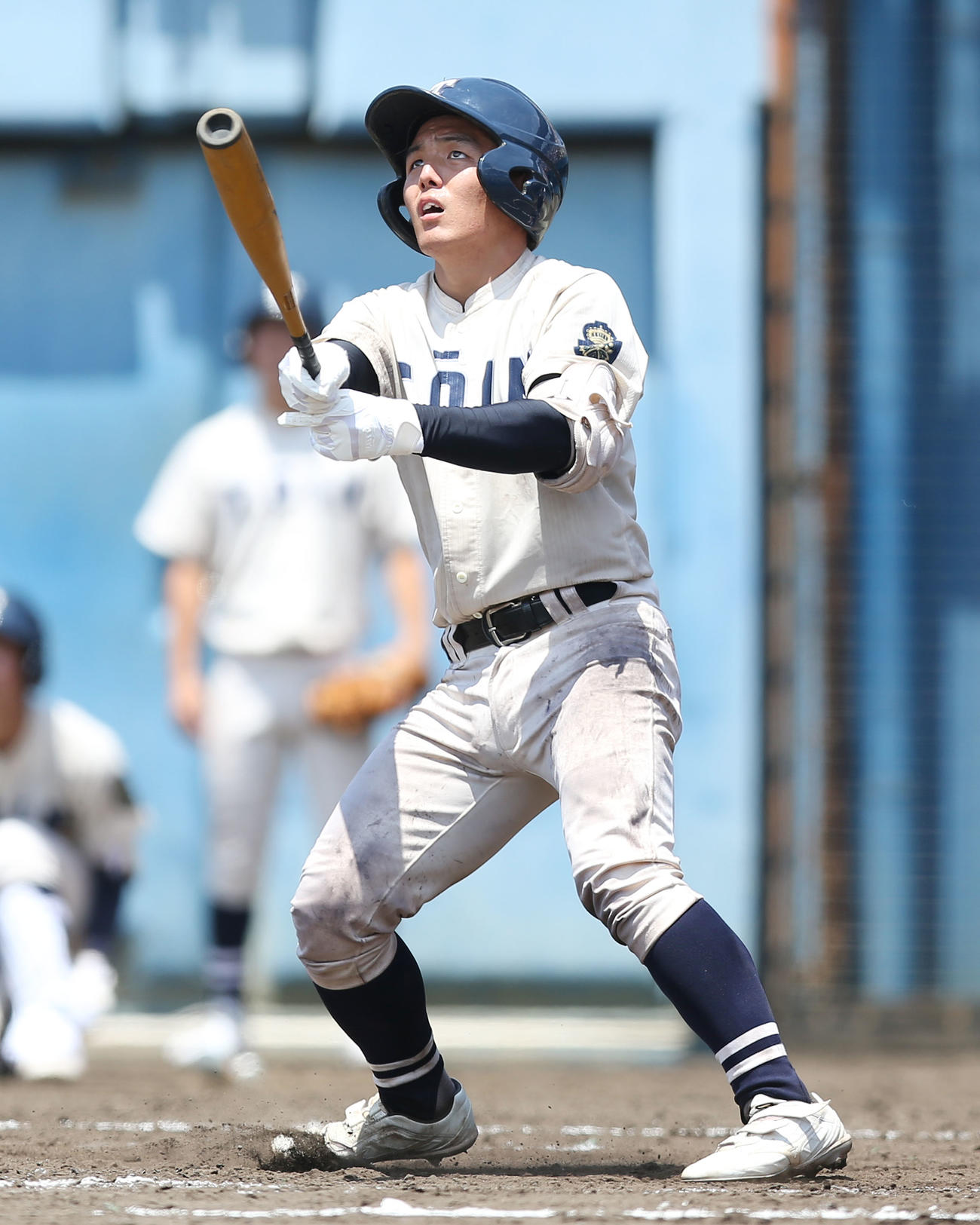 慶応対桐蔭学園　4回裏桐蔭学園2死二、三塁、3点適時本塁打を放つ米倉（撮影・宮地輝）