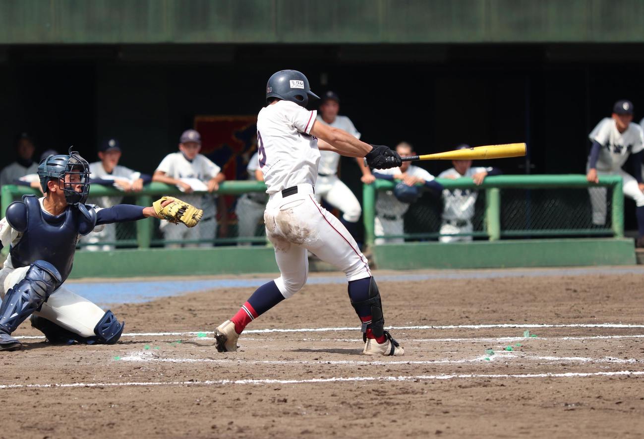 聖望学園対大宮東　7回に左越え二塁打を放った聖望学園・双木（撮影・星夏穂）