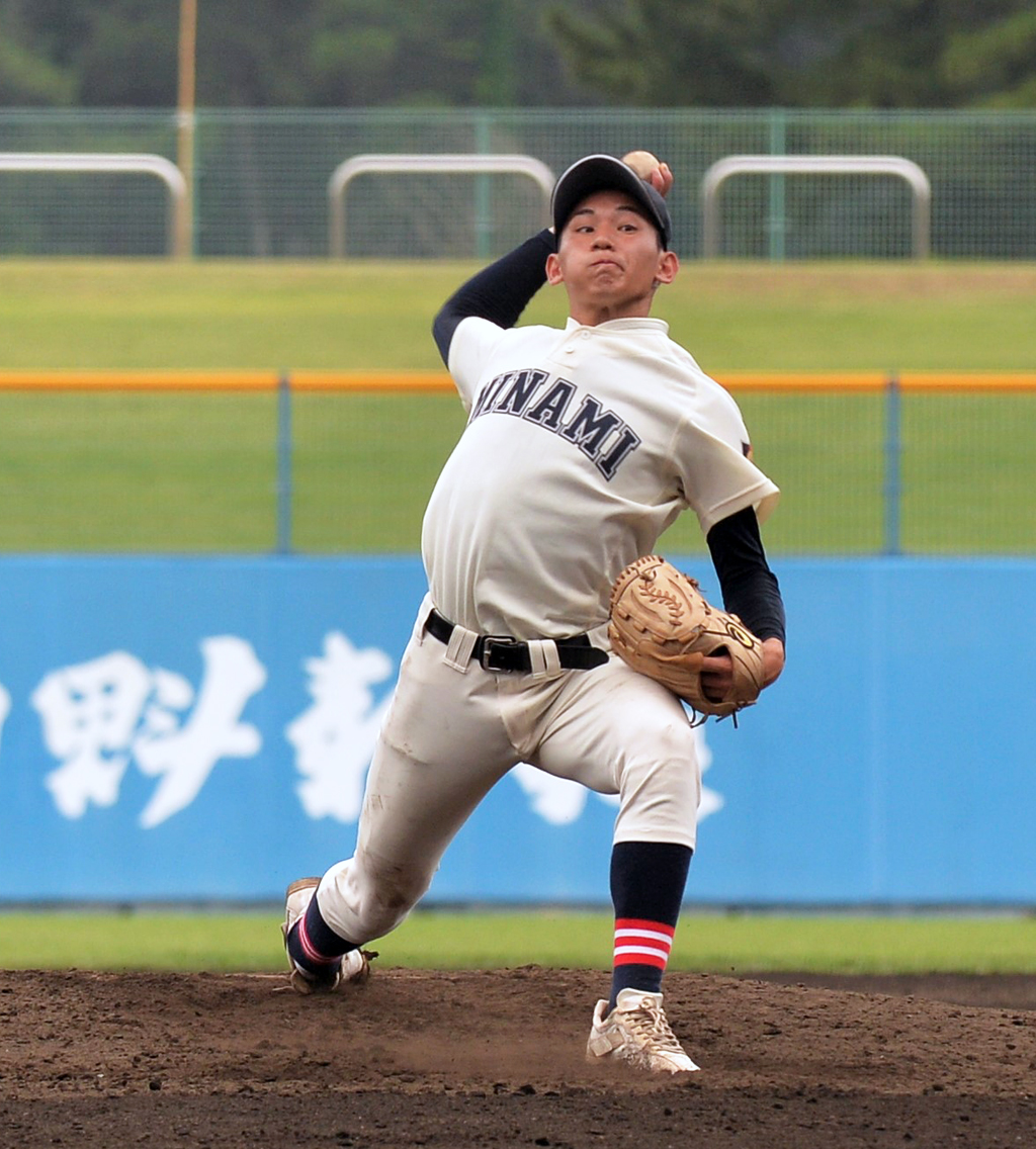 2番手で登板し好投した秋田南・中山（撮影・佐藤究）