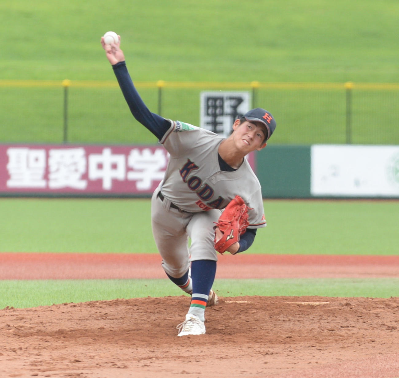 青森山田対八戸工大一　最後の打者に内角へのスライダーを投じる八戸工大一・広野（撮影・濱本神威）
