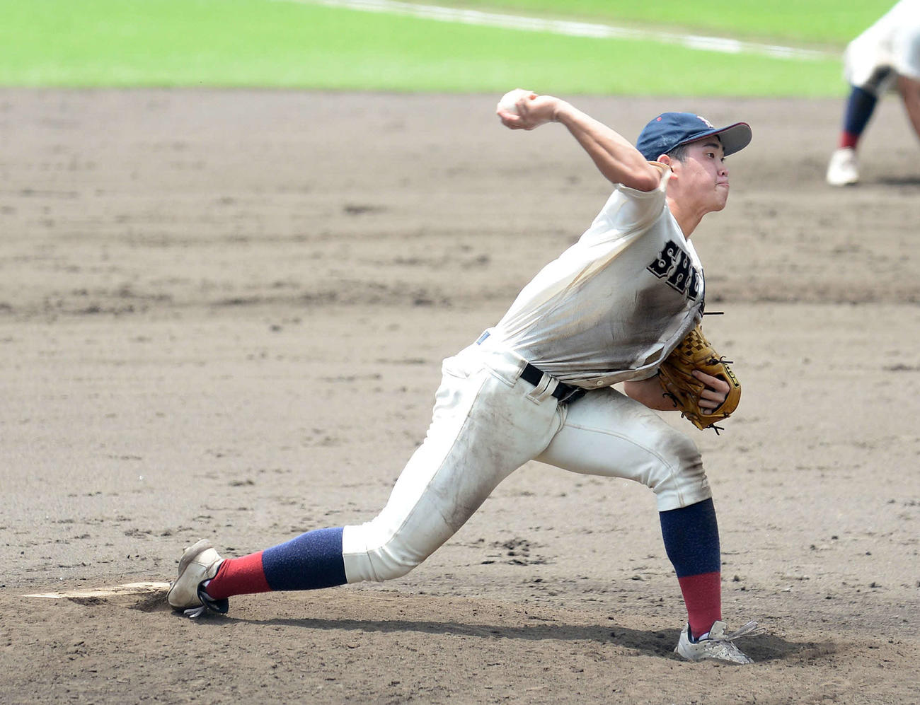 5回途中から登板し、力投でリードを守った島田樟誠の山下