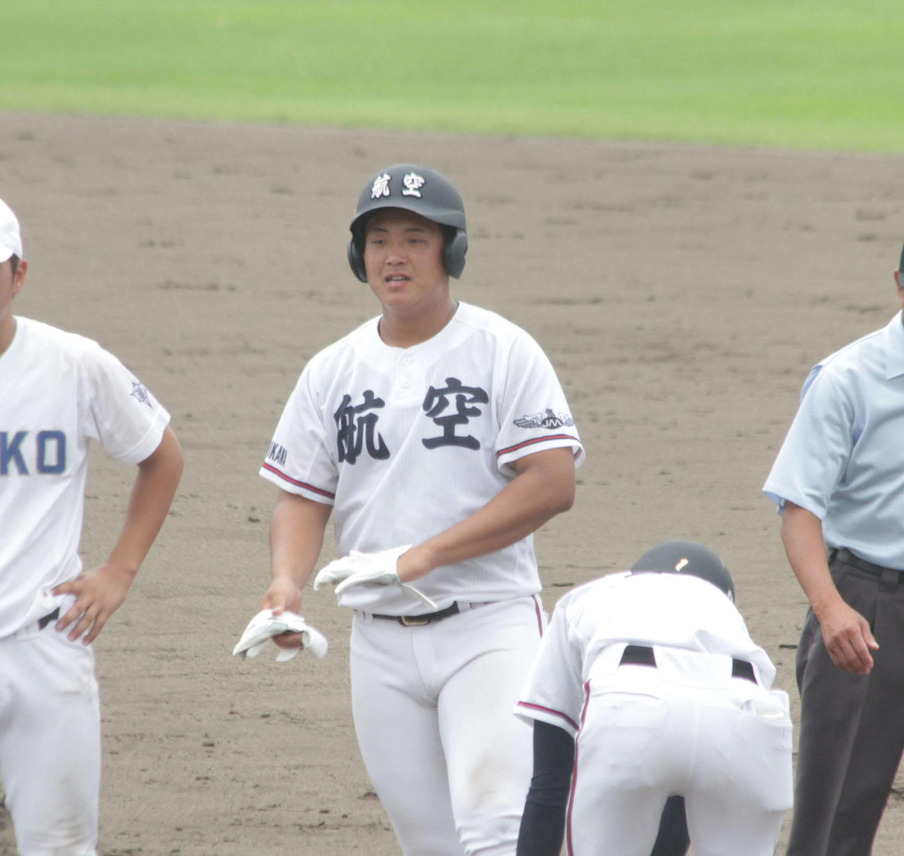 プロ注目の日本航空石川・内藤鵬内野手は7回、四球を選んで一塁に立った