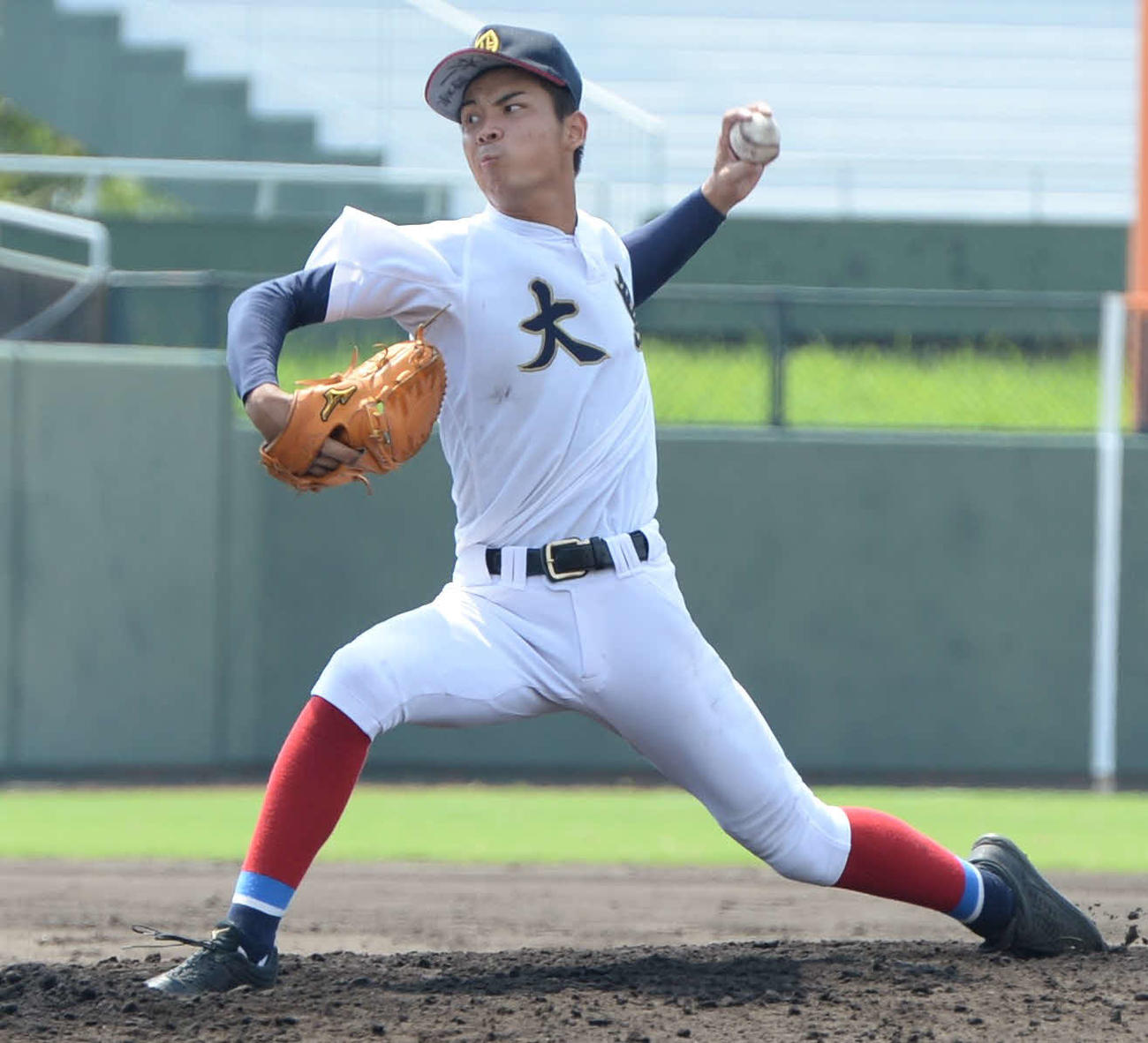 鹿児島実戦に先発する大島・大野（撮影・只松憲）