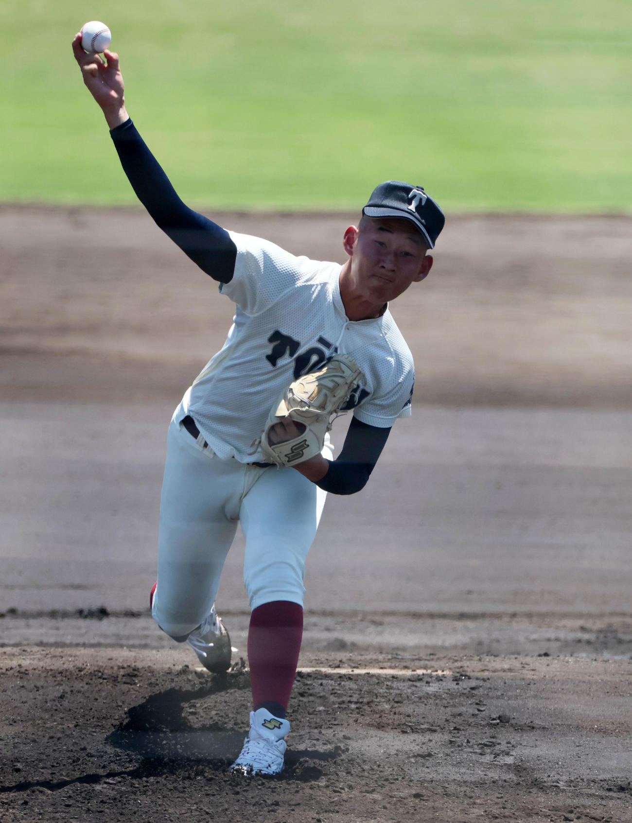 大阪対大阪桐蔭　大阪戦に先発する南（撮影・加藤哉）