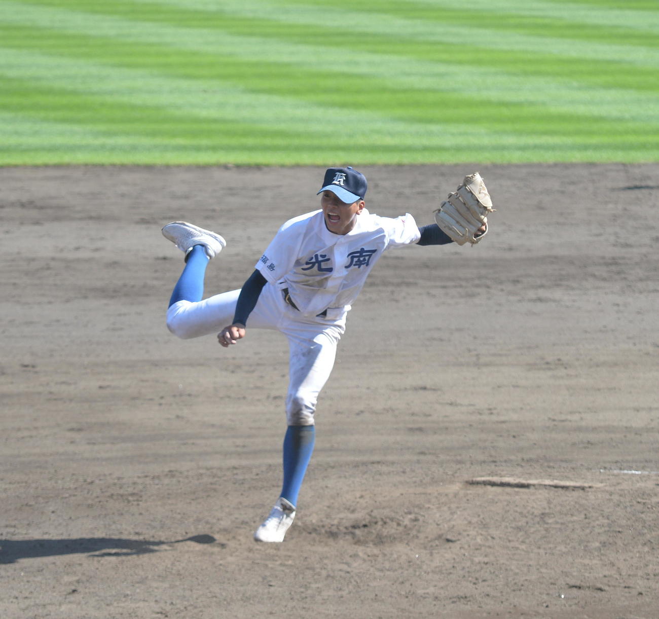 学法福島対光南　9回、140キロの直球を投げる光南・小林（撮影・濱本神威）