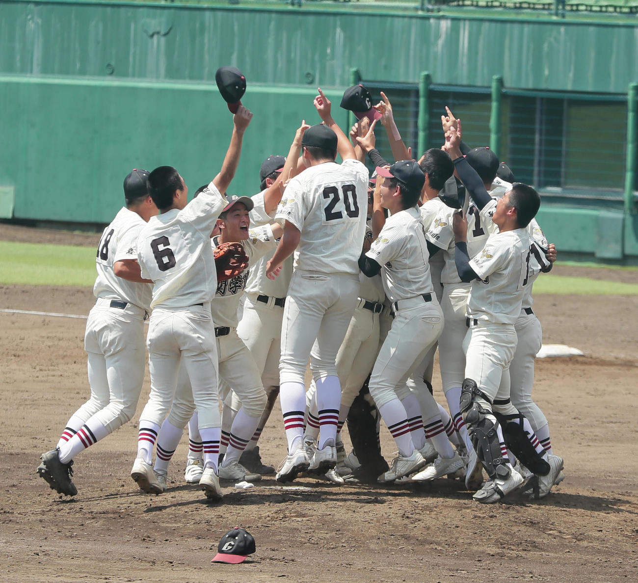 盛岡中央対一関学院　優勝を決め歓喜する一関学院（撮影・足立雅史）