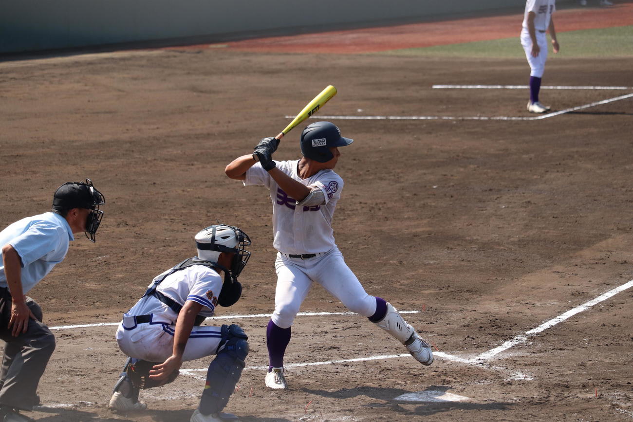 大阪天理対高田商　打席に立つ天理の戸井零士内野手（撮影・竹本穂乃加）