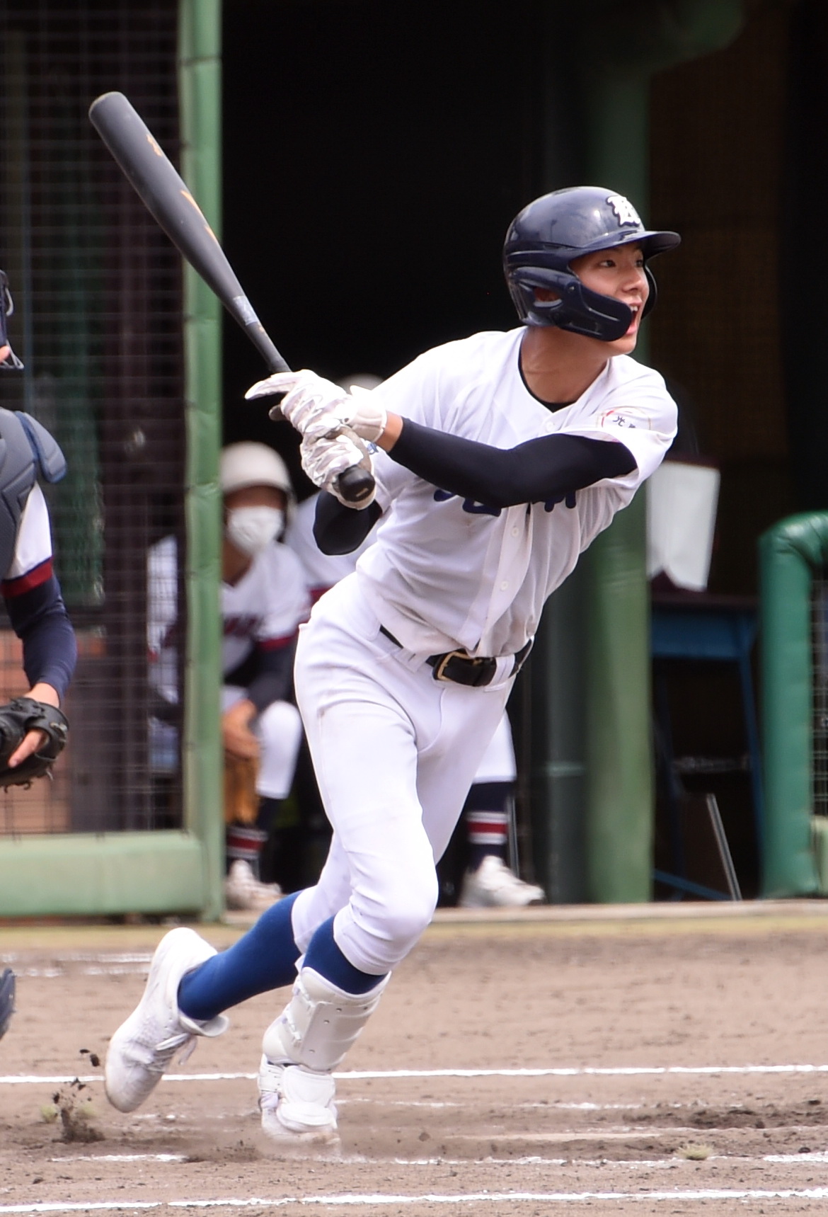 光南対田村　8回表光南無死一、三塁、勝ち越し二塁打を放つ小林（撮影・山田愛斗）