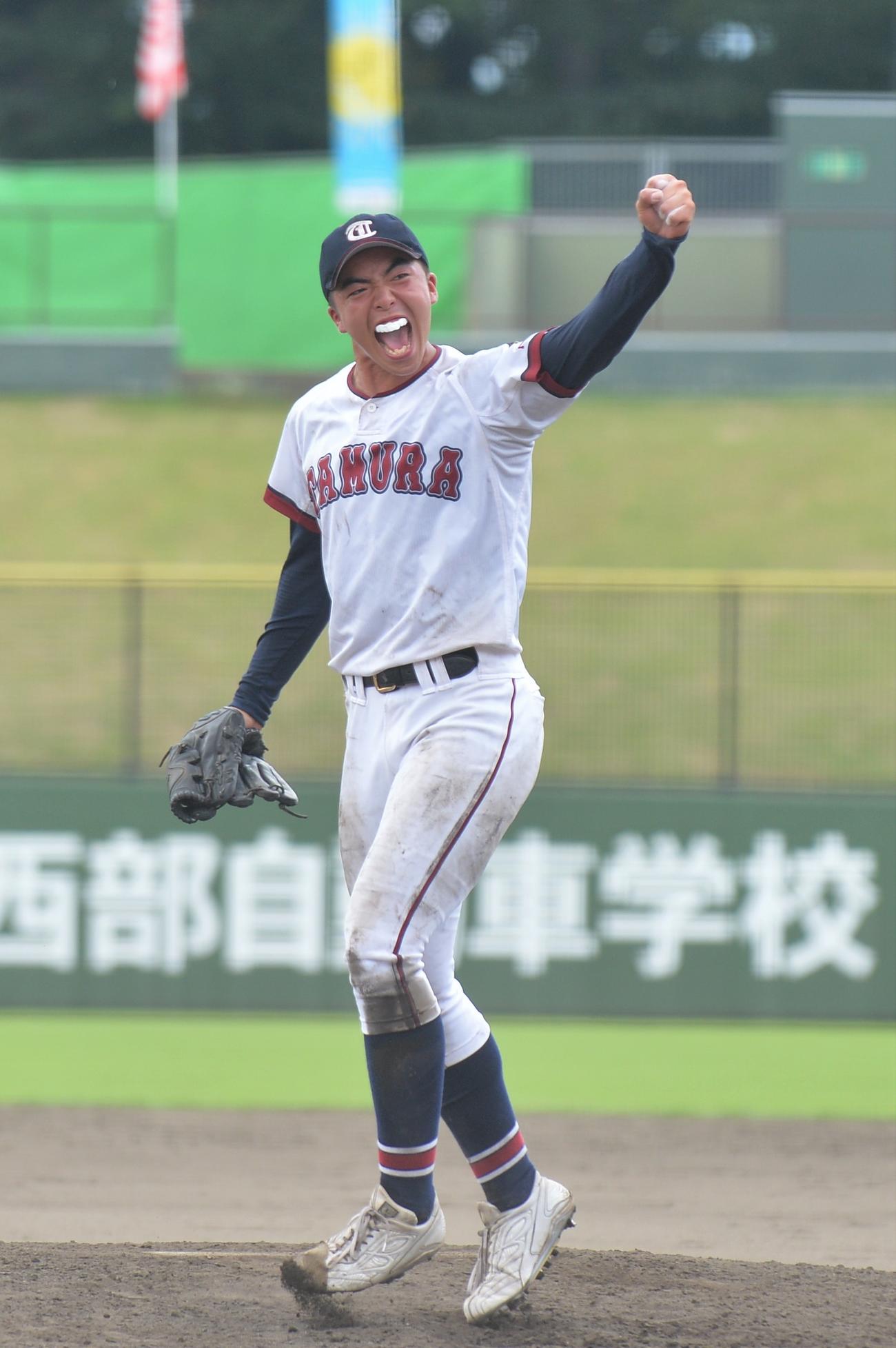 7回4失点の粘投を見せた田村・桑原