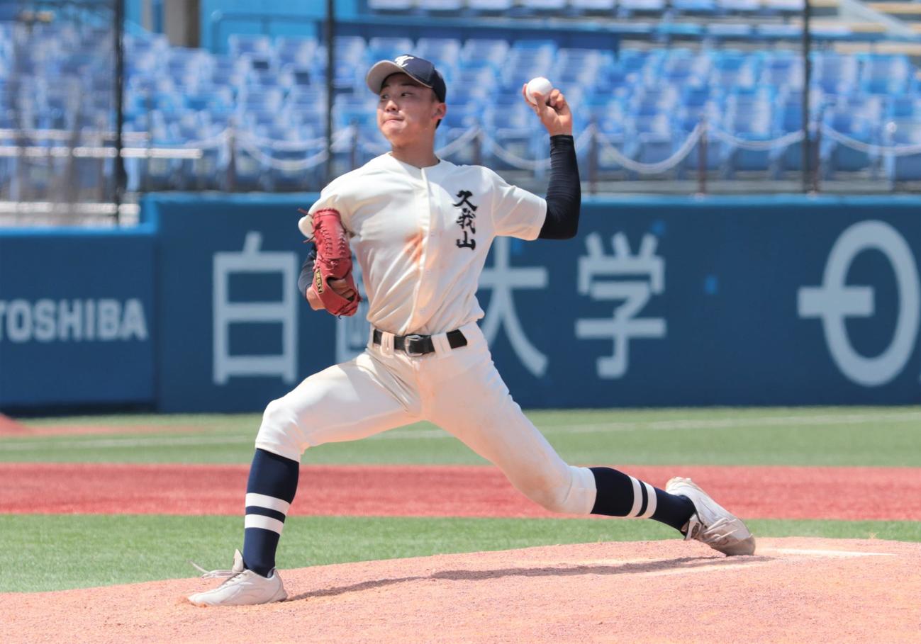 国士舘対国学院久我山　4番手としてマウンドに上がった国学院久我山・木津（撮影・藤塚大輔）