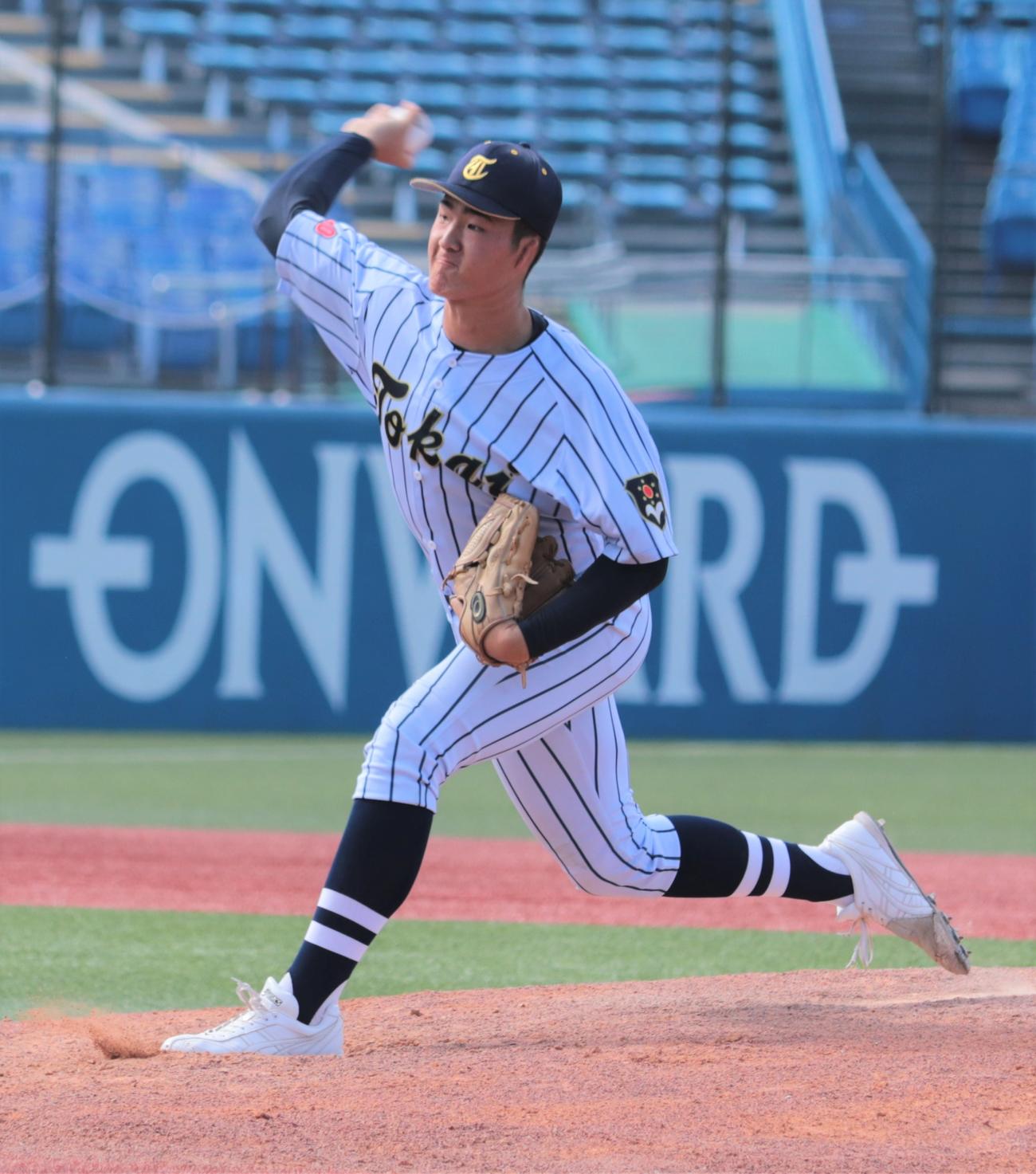 東海大菅生対早実　力投する東海大菅生先発の日當（撮影・藤塚大輔）