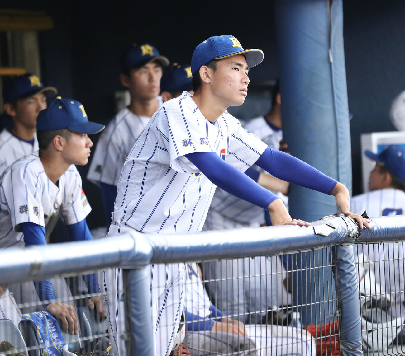 決勝で敗れ悔しい表情を見せる健大高崎の選手たち（撮影・宮地輝）