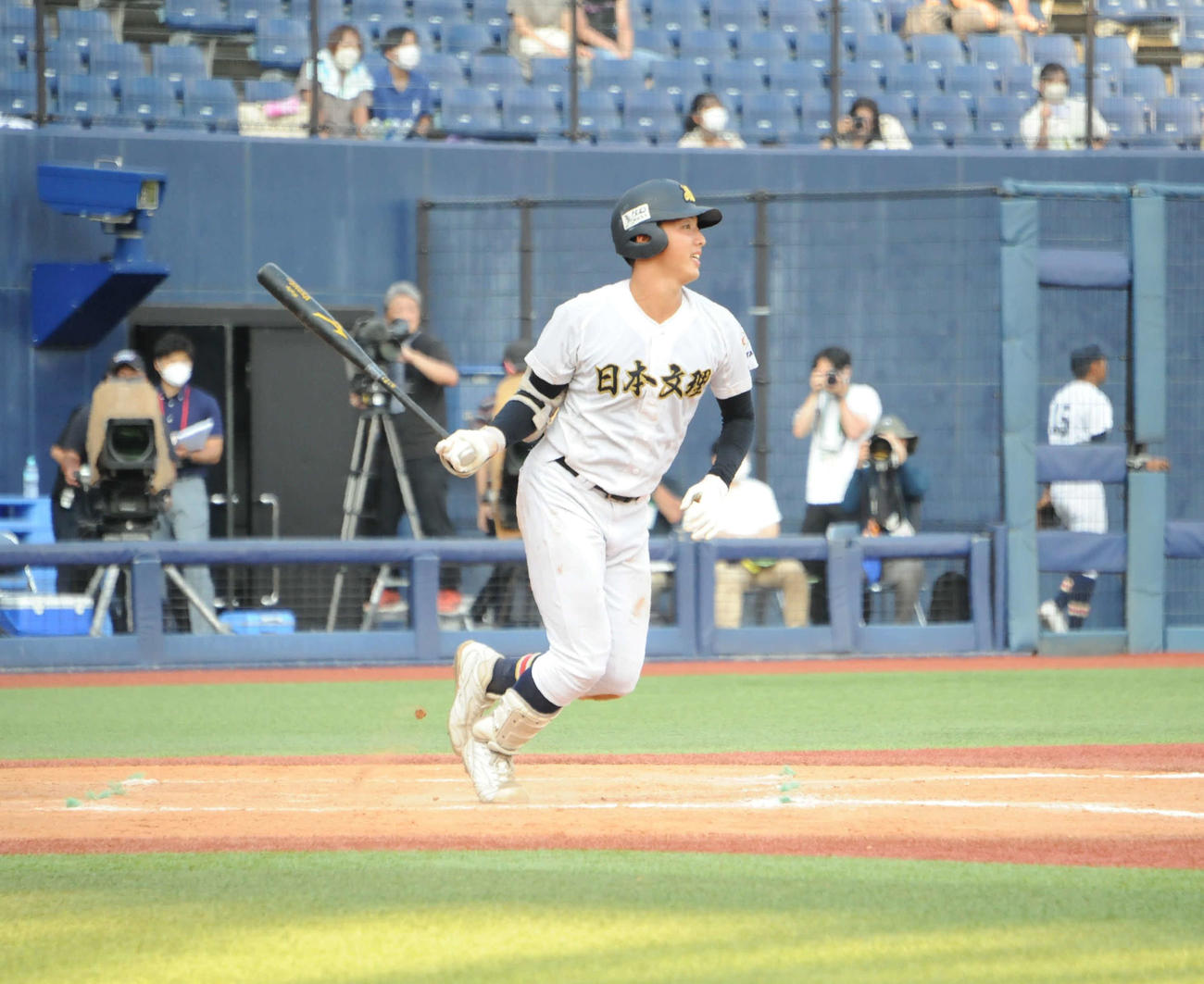 26日の準決勝、北越戦で2安打の日本文理・田中。決勝でも投打両面の活躍が期待される